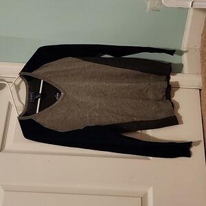 Chaps Classic black and gray v neck sweater sz M